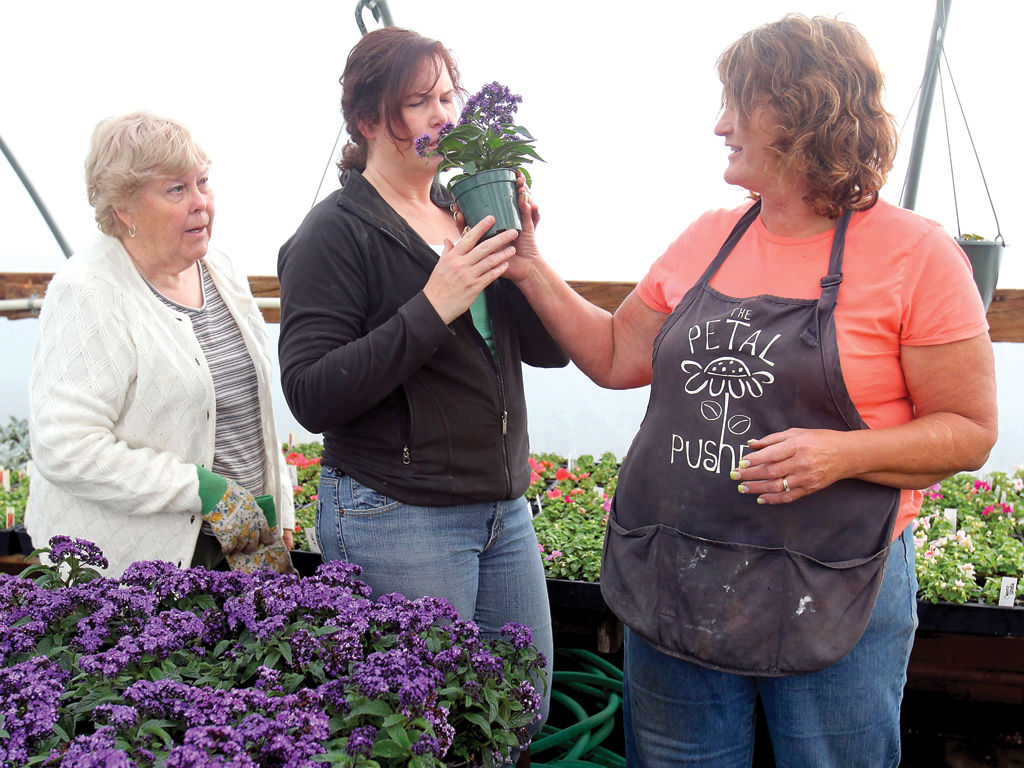 layton nursery helps patrons get a jump on summer pots News, Sports